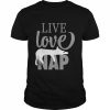 Live Love Nap schläfrige weiße Katze — Lazy Day Kitty Shirt Classic Men's T-shirt