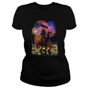 Republican president Donald Trump riding war lion  Classic Women's T-shirt