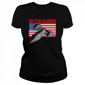 Sr-71 blackbird in action and patriotic American flag  Classic Women's T-shirt