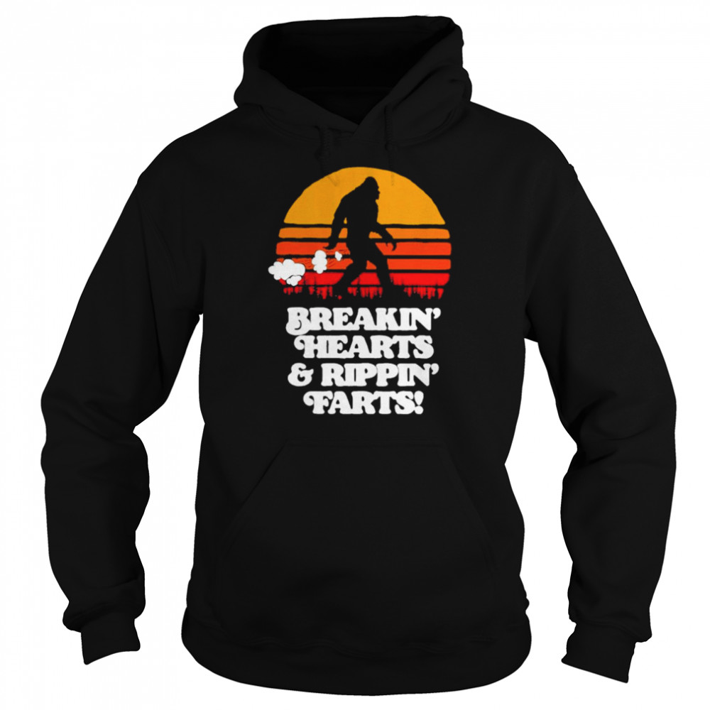 Sasquatch Breakin Hearts & Rippin Farts Bigfoot Retro Vintage Shirt Unisex Hoodie