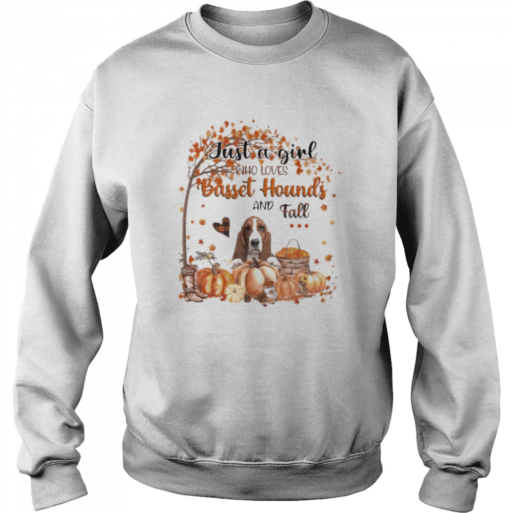 Just a Girl who loves Basset Hound and Fall Pumpkin Happy Thanksgiving  Unisex Sweatshirt