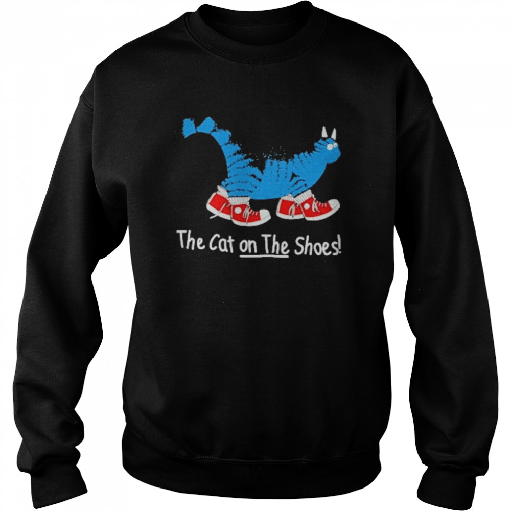 Translatedtees The Cat On The Red Shoes Shirt Unisex Sweatshirt