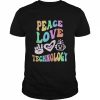 PEACE LOVE TECHNOLOGY Retro Computer Teacher Groovy School T-Shirt Classic Men's T-shirt